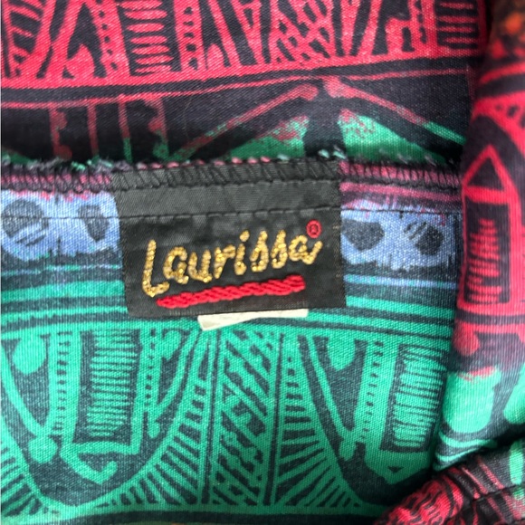 90s tiki skirt!
Size: 16 but can fit any size with belt.
Waist: up to 40’ - Picture 3 of 4